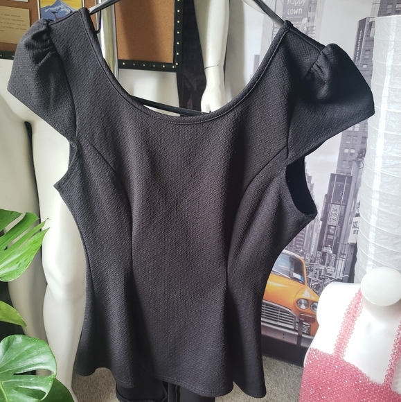 Open back blouse - Picture 1 of 2